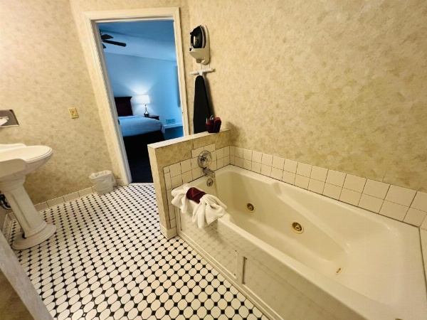 Inn at Cemetery Hill image 21